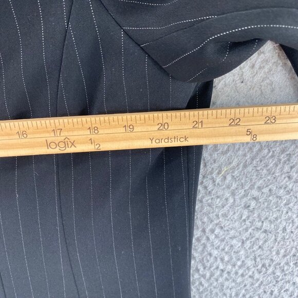 Le Suit Blazer Womens 16 Black Pinstripe Button Up Pockets Office Career Work - Picture 7 of 9